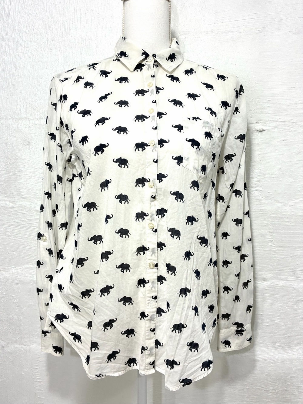 ANN TAYLOR ELEPHANT PRINT BUTTON SHIRT